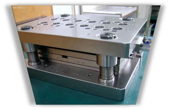 Precision plastic mold